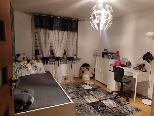 Mieszkanie 4-pokojowe Ratoszyn Drugi. Zdjęcie 1
