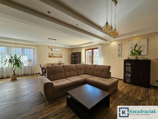 dom wolnostojący, 4 pokoje Żarnowiec. Zdjęcie 12