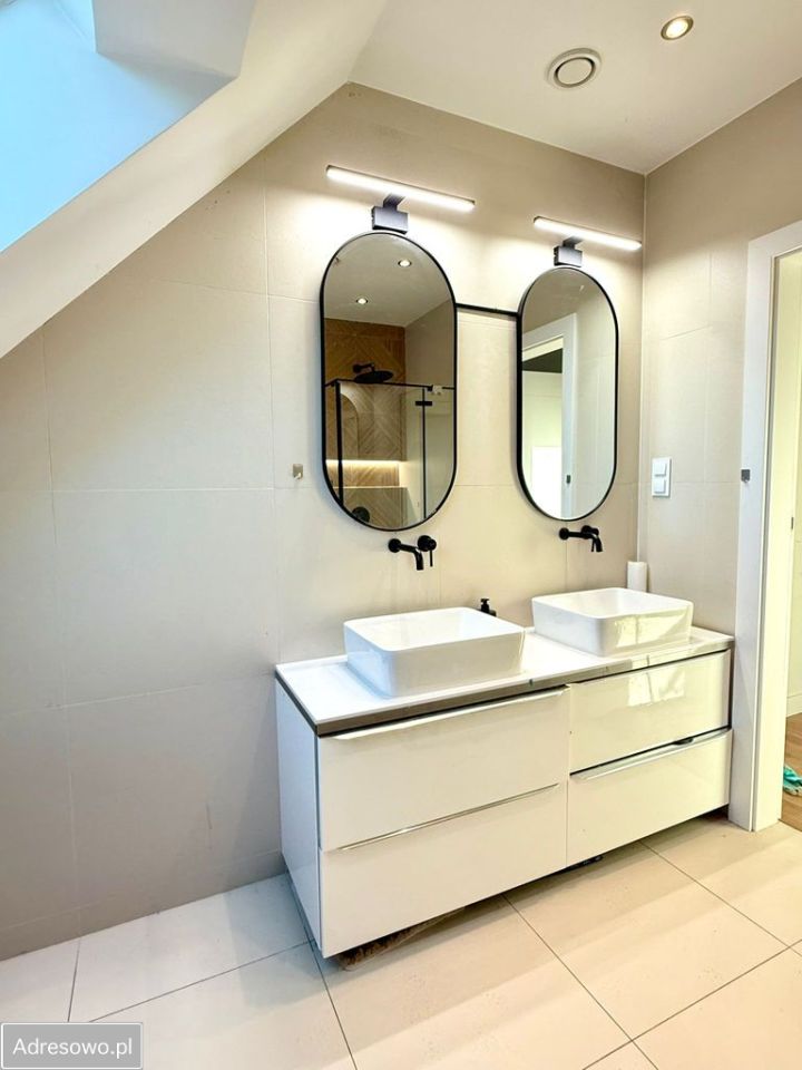 dom wolnostojący, 9 pokoi Grzymalin. Zdjęcie 9