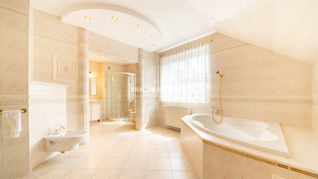 dom wolnostojący, 6 pokoi Libertów, ul. św. Floriana. Zdjęcie 9