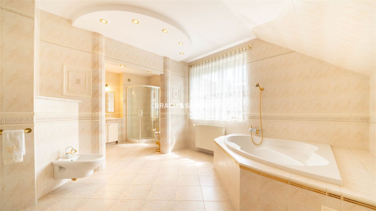 dom wolnostojący, 6 pokoi Libertów, ul. św. Floriana. Zdjęcie 9