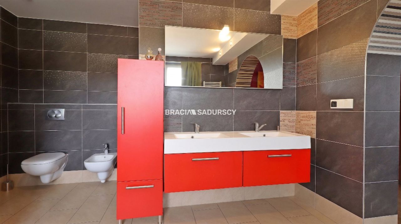 dom wolnostojący, 11 pokoi Sułkowice. Zdjęcie 20