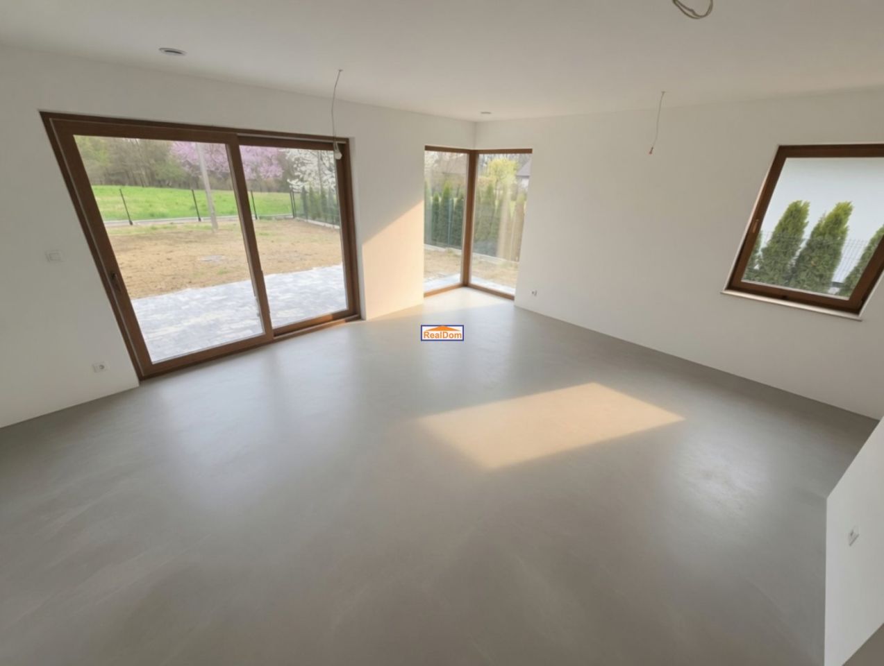 dom wolnostojący, 4 pokoje Rączna. Zdjęcie 2