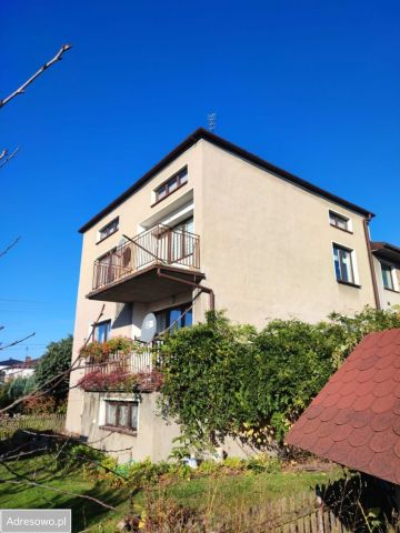 dom wolnostojący, 5 pokoi Działoszyn, pl. Geodetów. Zdjęcie 1