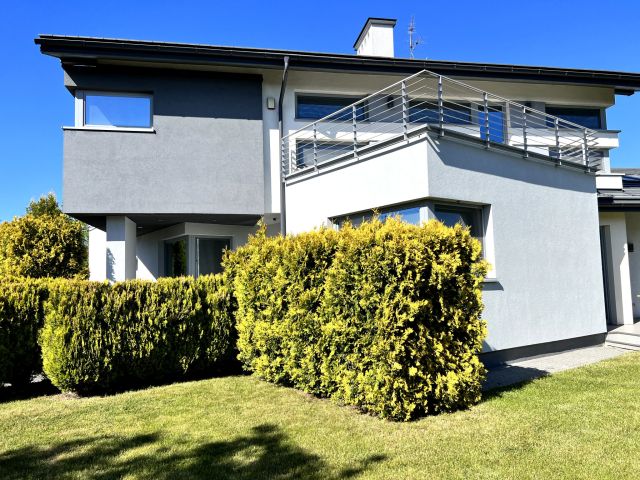 dom wolnostojący, 4 pokoje Stare Babice, ul. Okrężna. Zdjęcie 1