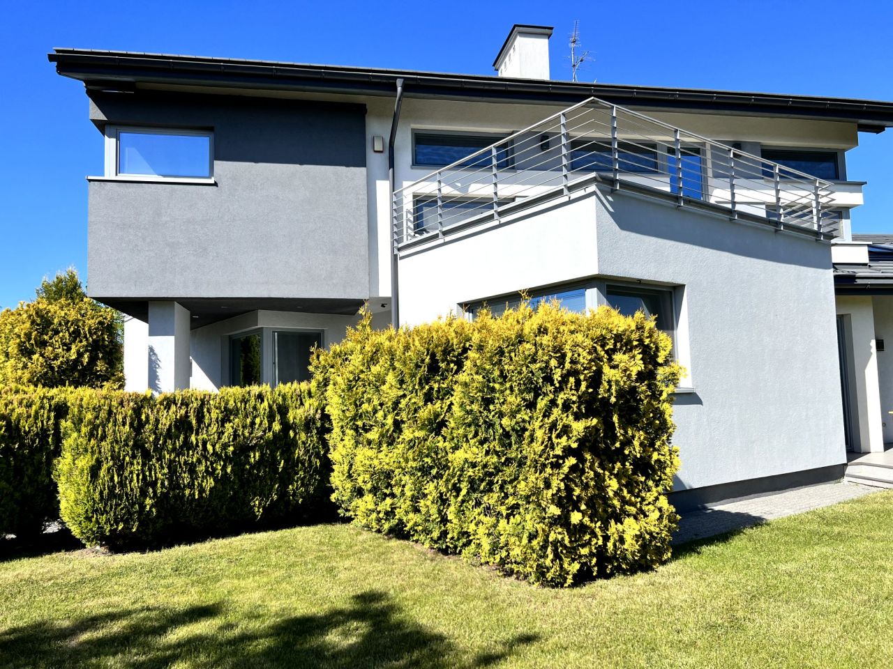 dom wolnostojący, 4 pokoje Stare Babice, ul. Okrężna. Zdjęcie 1