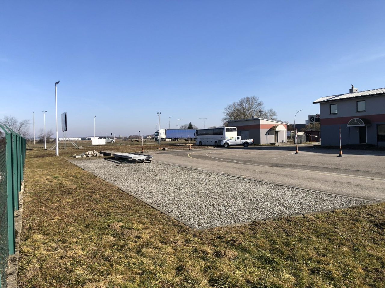 Hala/magazyn Jasło Brzyszczki, ul. Marszałka Józefa Piłsudskiego. Zdjęcie 18