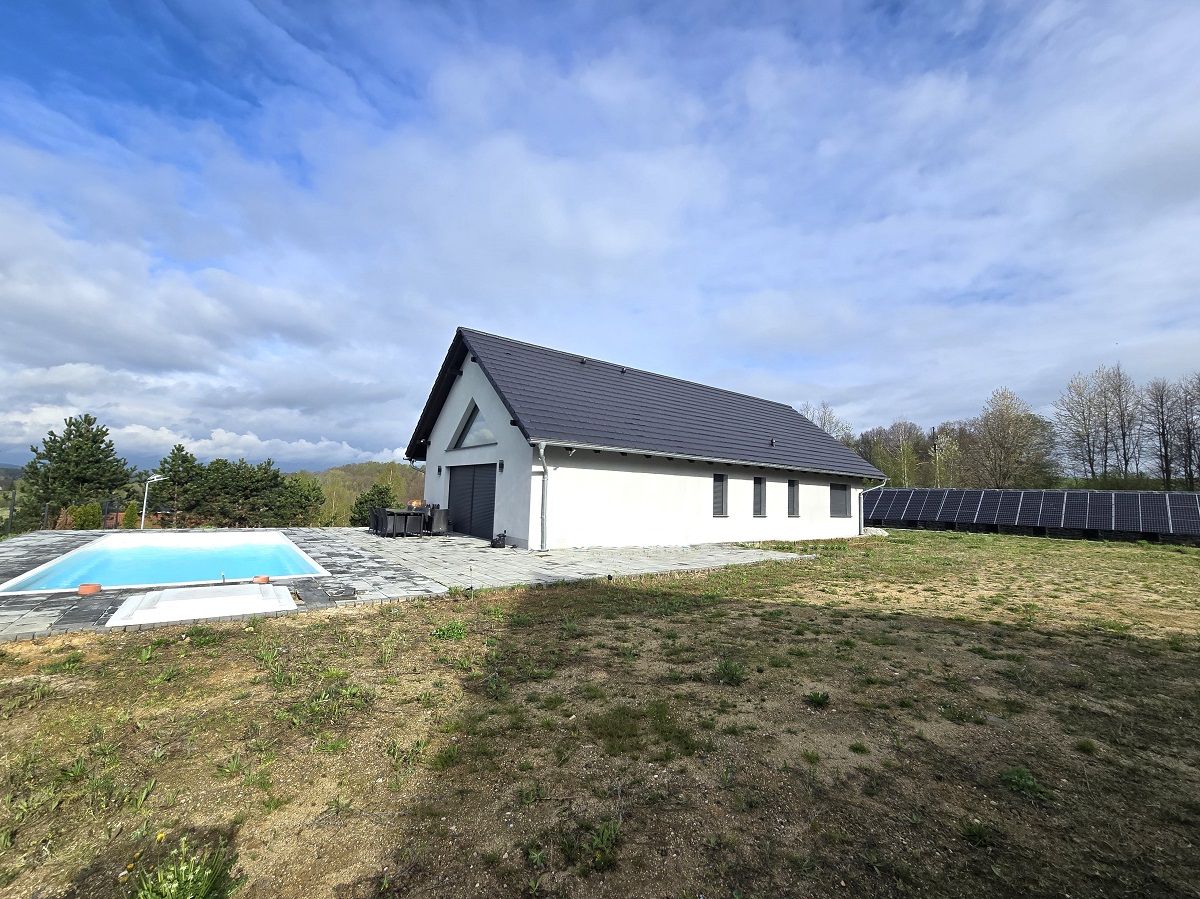 dom wolnostojący, 5 pokoi Olszyna, ul. Źródlana