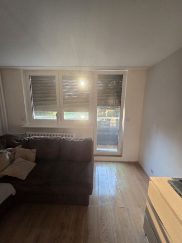 Mieszkanie 3-pokojowe Katowice Szopienice, ul. Osiedlowa. Zdjęcie 1