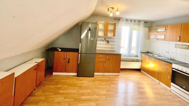 dom wolnostojący, 4 pokoje Piekary Śląskie Kozłowa Góra, ul. 1 Maja. Zdjęcie 4