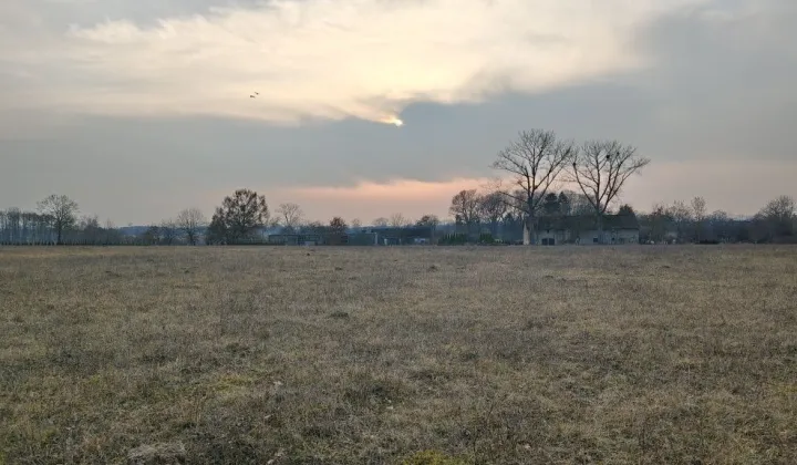 Działka budowlana Ostrzyca