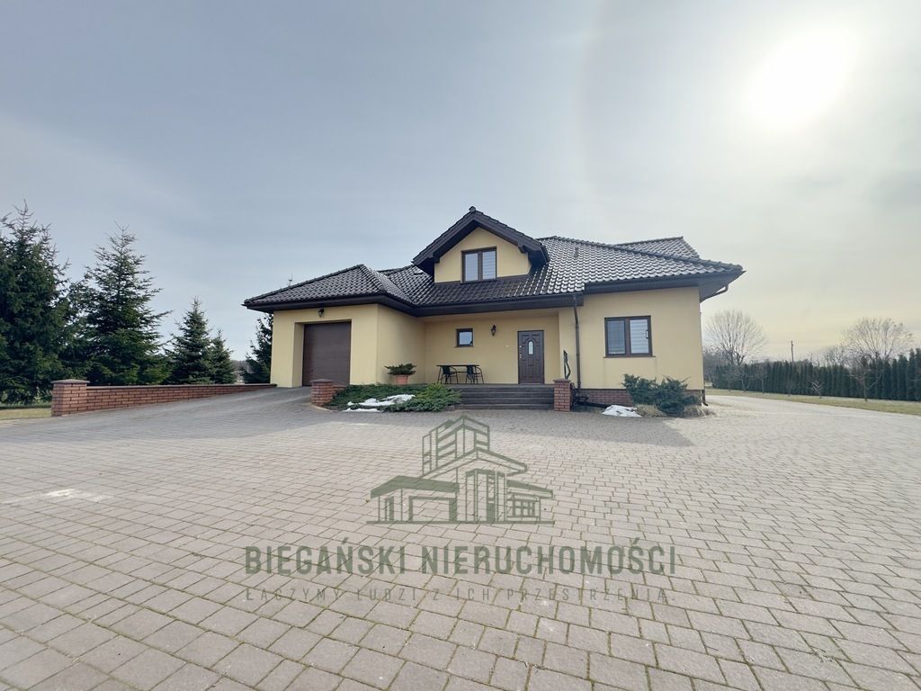 dom wolnostojący, 5 pokoi Łuszczów Drugi. Zdjęcie 1