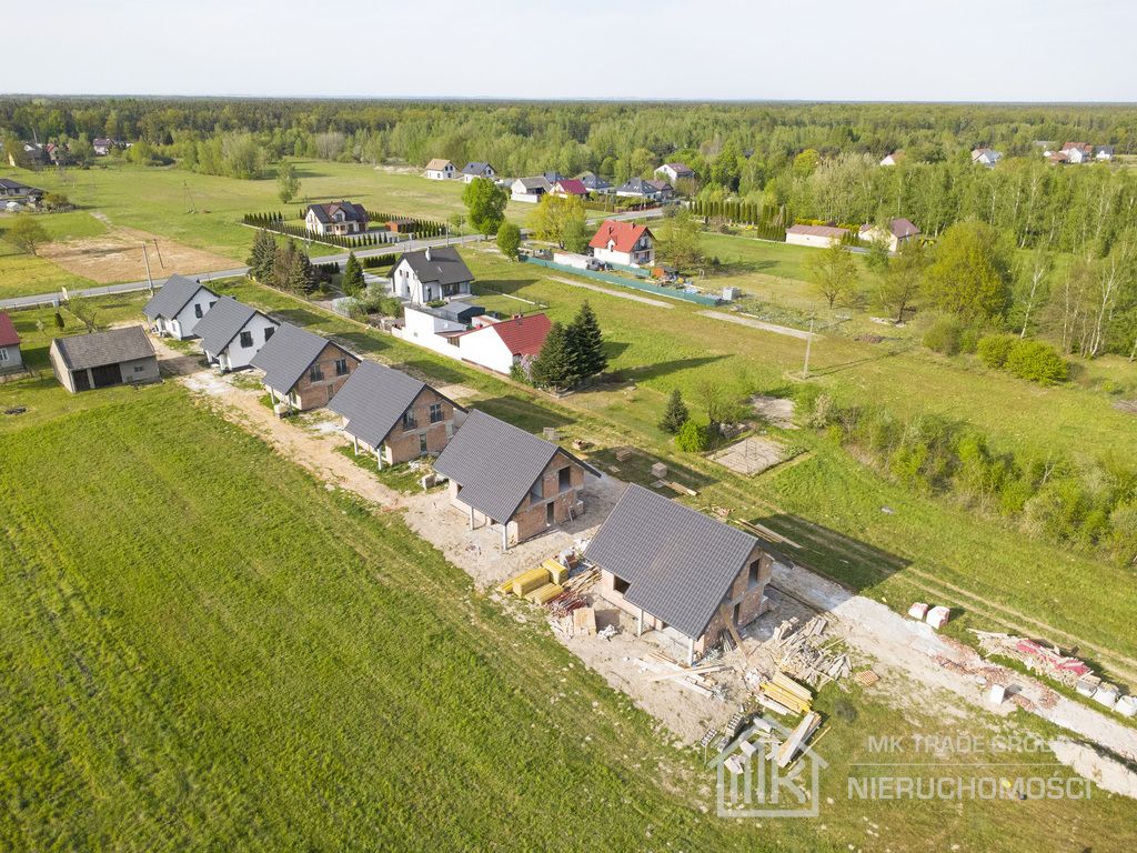 dom wolnostojący, 5 pokoi Kłaj. Zdjęcie 1