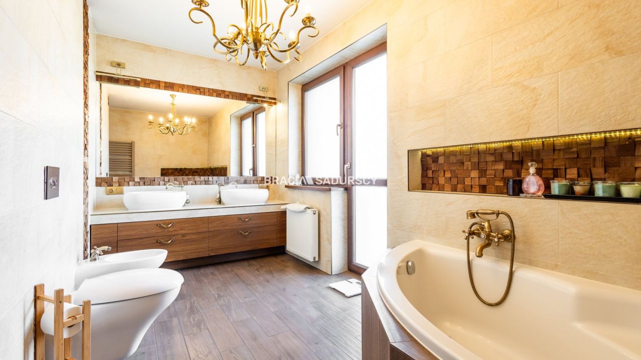 dom wolnostojący, 12 pokoi Myślenice, ul. gen. Józefa Wybickiego. Zdjęcie 18