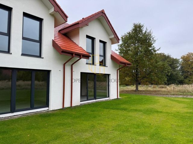 bliźniak, 5 pokoi Wilczków. Zdjęcie 2