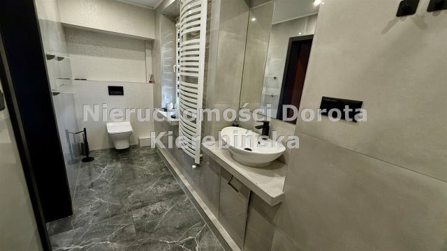 dom wolnostojący, 10 pokoi Tomaszów Mazowiecki. Zdjęcie 8