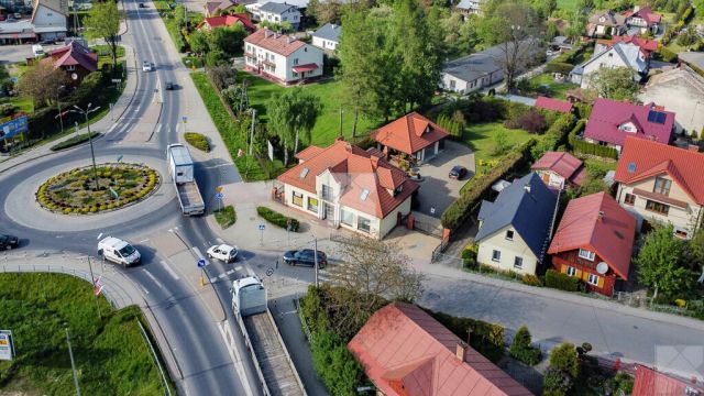 dom wolnostojący, 7 pokoi Lesko, ul. Kościuszki. Zdjęcie 1