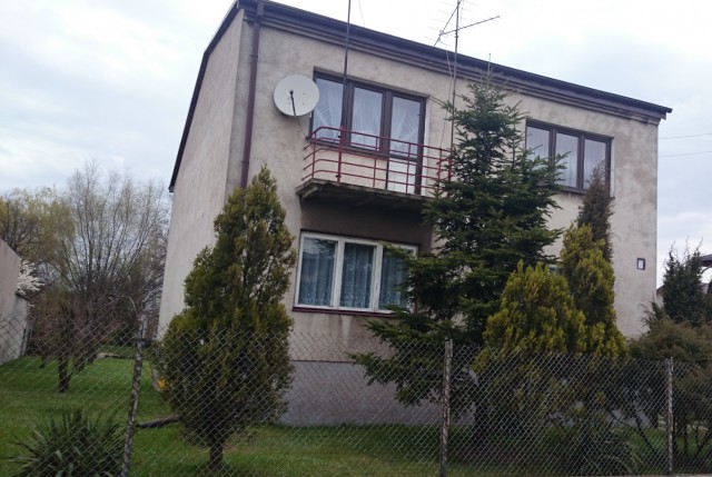 dom wolnostojący, 4 pokoje Radomsko. Zdjęcie 1