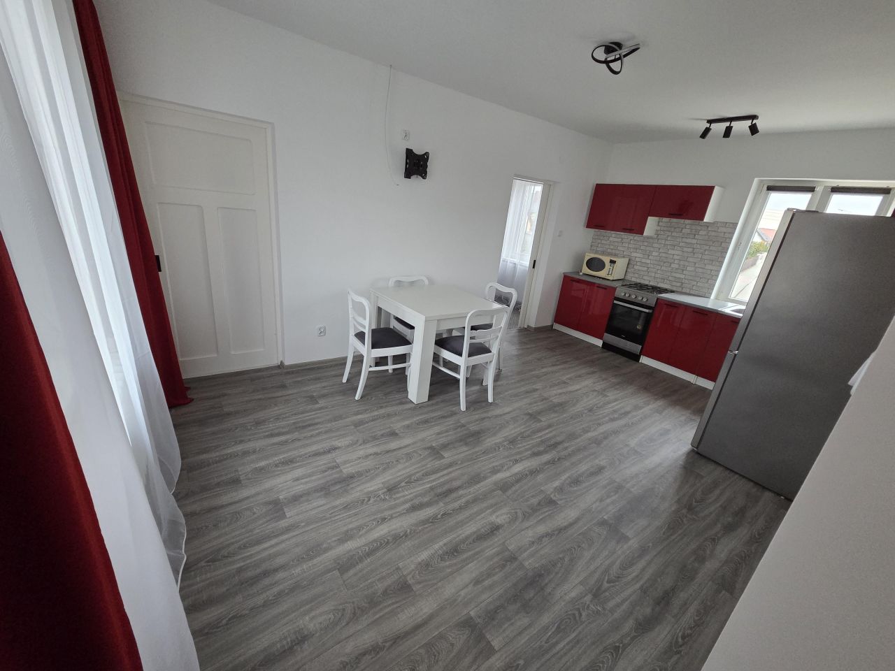 Mieszkanie 3-pokojowe Trzemeszno, ul. Orchowska. Zdjęcie 2