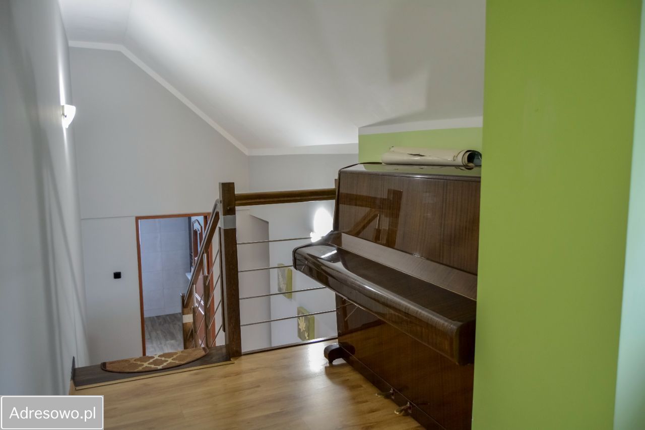 dom szeregowy, 6 pokoi Wałcz, os. Piastowskie. Zdjęcie 19