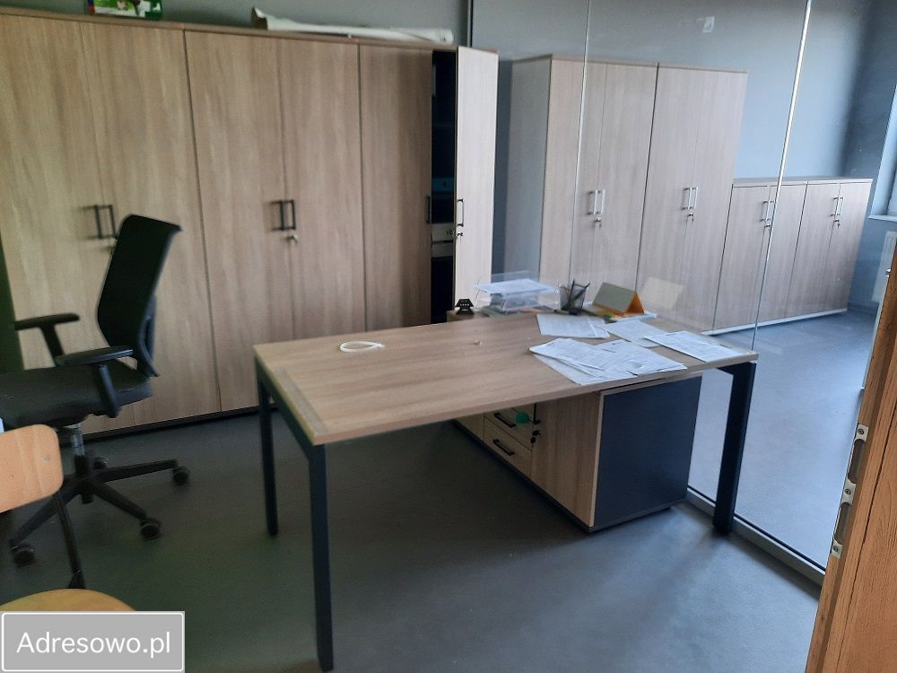 Hala/magazyn Pustków. Zdjęcie 14