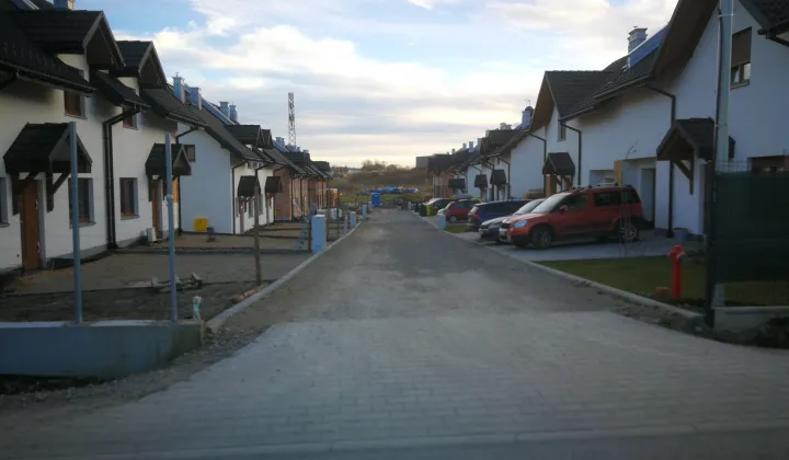 bliźniak, 4 pokoje Modlnica, ul. Wierzbowa