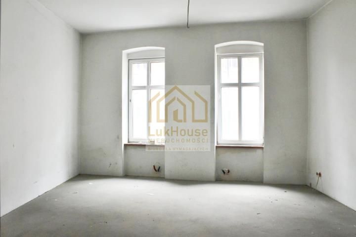 Mieszkanie 3-pokojowe Bytom, ul. marsz. Józefa Piłsudskiego. Zdjęcie 2