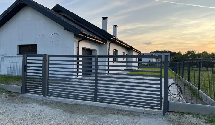 dom wolnostojący, 6 pokoi Laskówka Chorąska, ul. Centralna