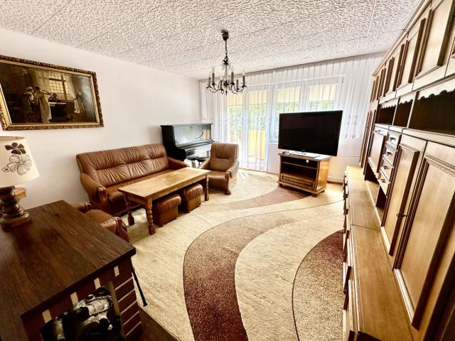 Mieszkanie 3-pokojowe Gdynia Obłuże, ul. adm. J. Unruga. Zdjęcie 1