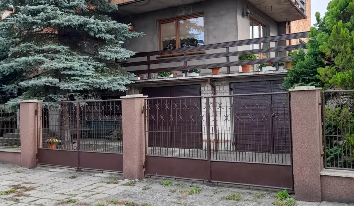 dom wolnostojący, 5 pokoi Pabianice Centrum, ul. gen. Romualda Traugutta