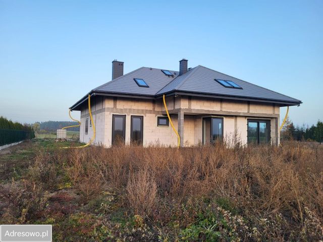 dom wolnostojący, 4 pokoje Polski Konopat. Zdjęcie 1