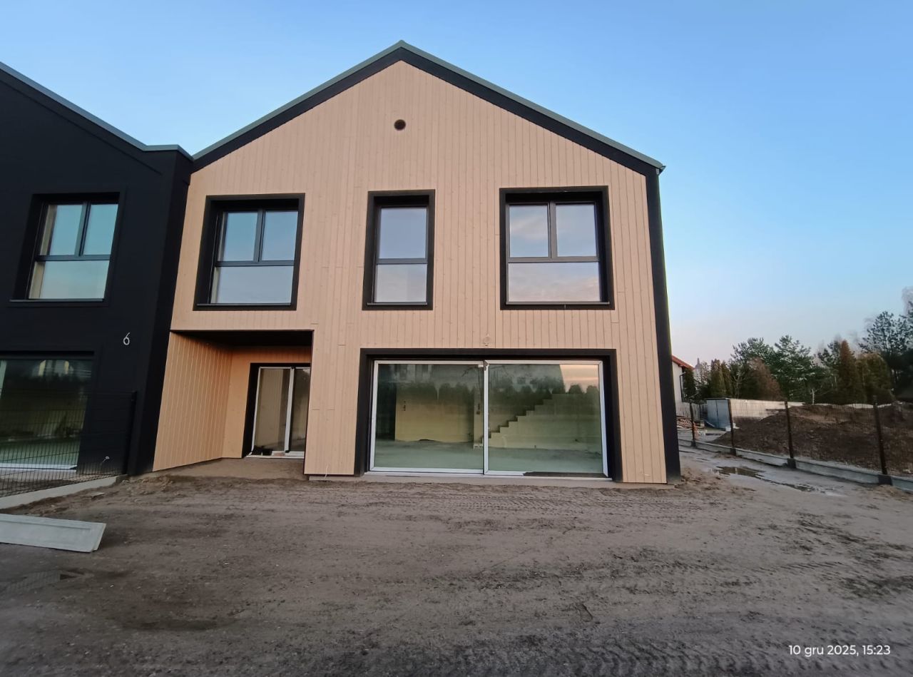 bliźniak, 5 pokoi Łady. Zdjęcie 5