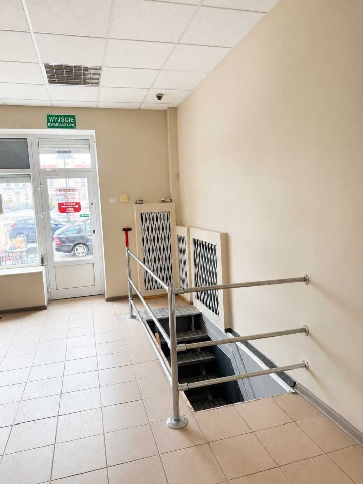Lokal Łomża Śródmieście, pl. Stary Rynek. Zdjęcie 4