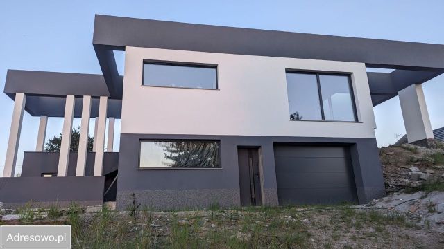 dom wolnostojący, 5 pokoi Strzelin. Zdjęcie 1