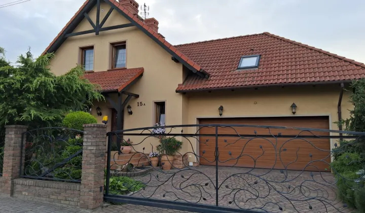 dom wolnostojący, 6 pokoi Wyrzysk, ul. Polna