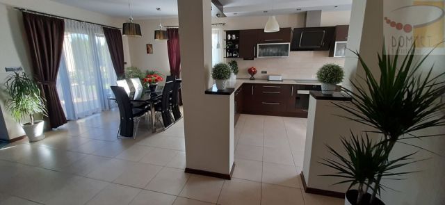 dom wolnostojący, 5 pokoi Brwinów. Zdjęcie 11