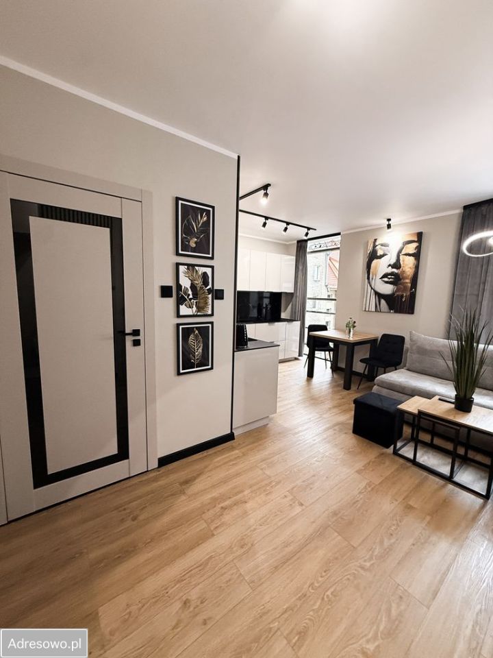 Mieszkanie 2-pokojowe Dzierżoniów, rynek Rynek. Zdjęcie 3