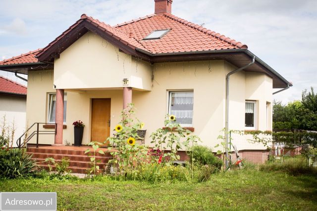 dom wolnostojący, 6 pokoi Komorowo. Zdjęcie 1