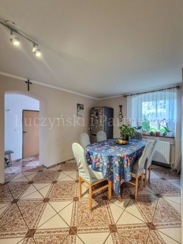 dom wolnostojący, 5 pokoi Pasiecznik. Zdjęcie 3