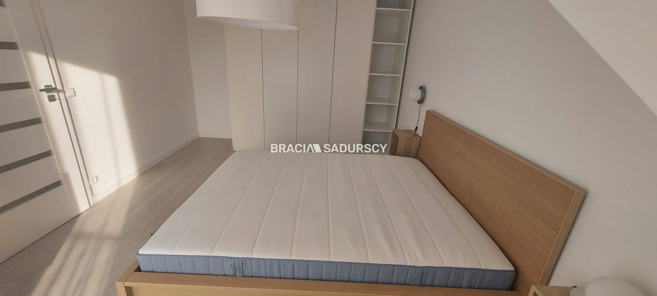 Mieszkanie 10-pokojowe Zabawa. Zdjęcie 27