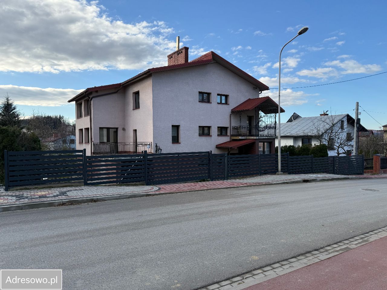 dom wolnostojący, 9 pokoi Sanok Dąbrówka Ruska, ul. Wincentego Witosa. Zdjęcie 2