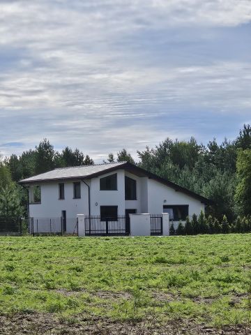 dom wolnostojący, 4 pokoje Skrzynka. Zdjęcie 1