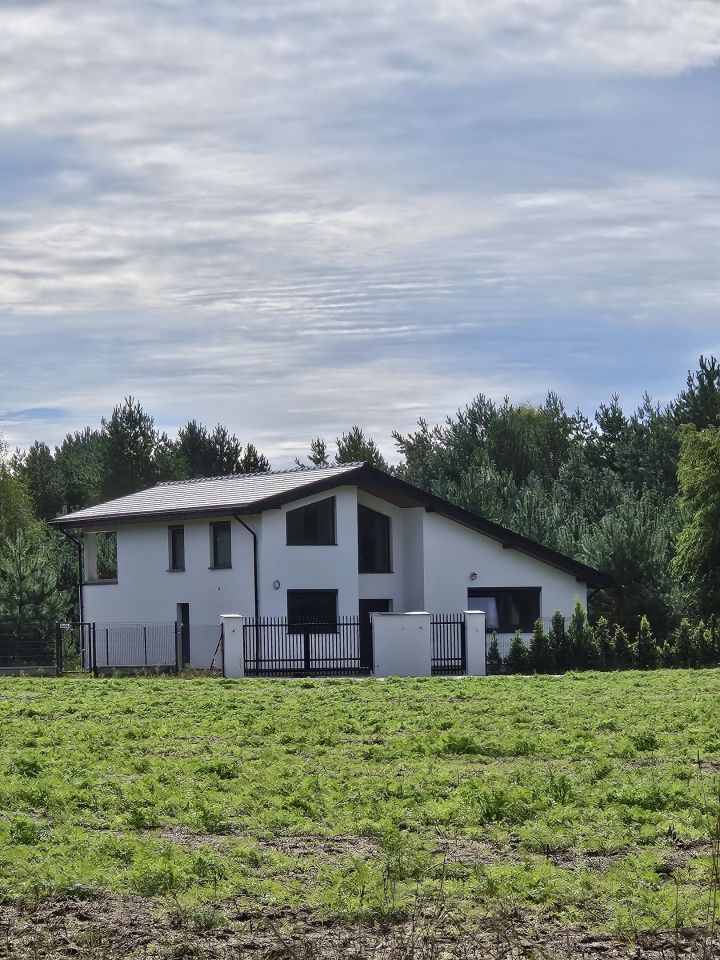 dom wolnostojący, 4 pokoje Skrzynka. Zdjęcie 1