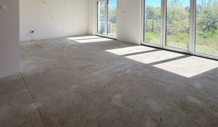 dom szeregowy, 4 pokoje Iwiny, ul. Słoneczna
