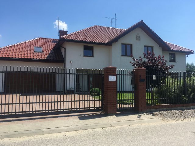 dom wolnostojący, 7 pokoi Michałowice-Wieś, ul. Szara. Zdjęcie 1