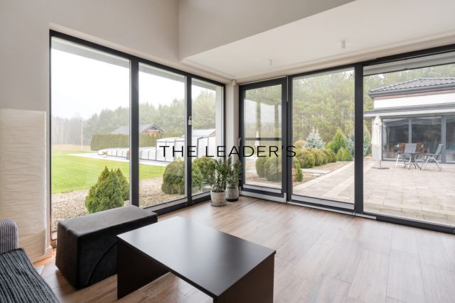 dom wolnostojący, 8 pokoi Kampinos. Zdjęcie 12