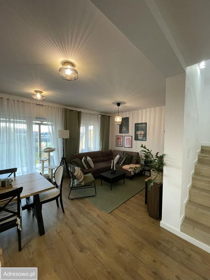 bliźniak, 5 pokoi Chrząstawa Mała. Zdjęcie 14