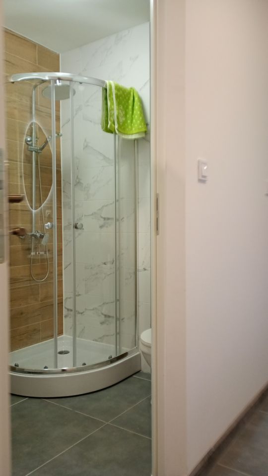 bliźniak, 2 pokoje Modrolas. Zdjęcie 11