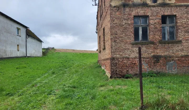 dom wolnostojący, 4 pokoje Ponięcice, ul. Łąkowa