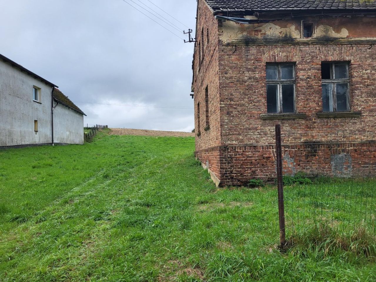 dom wolnostojący, 4 pokoje Ponięcice, ul. Łąkowa. Zdjęcie 1